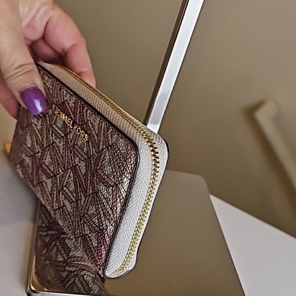 MICHAEL Michael Kors Jet Set Smoky Rose Compact Wallet - Picture 4 of 13